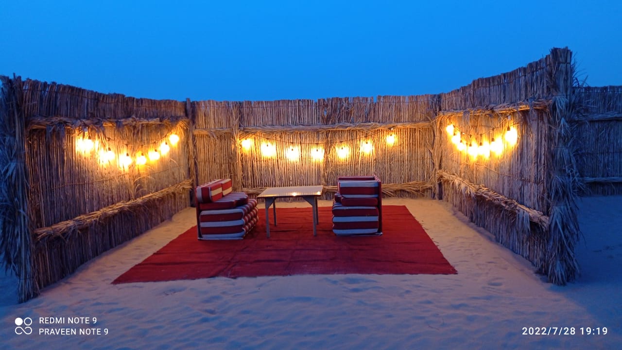 dinner dubai desert